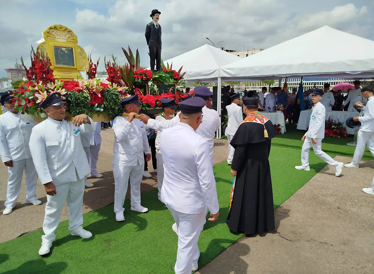La Tablita de la Chinita Inició su recorrido lacustre