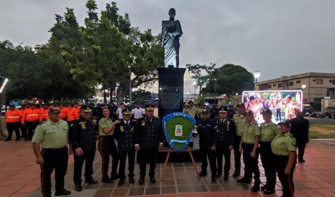PoliLagunillas celebró sus 30 años de fundación 1 .jpg