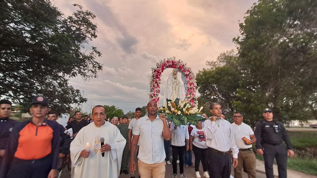 Feligreses de Valmore Rodríguez conmemoraron la última aparición de la Virgen de Fátima con fe