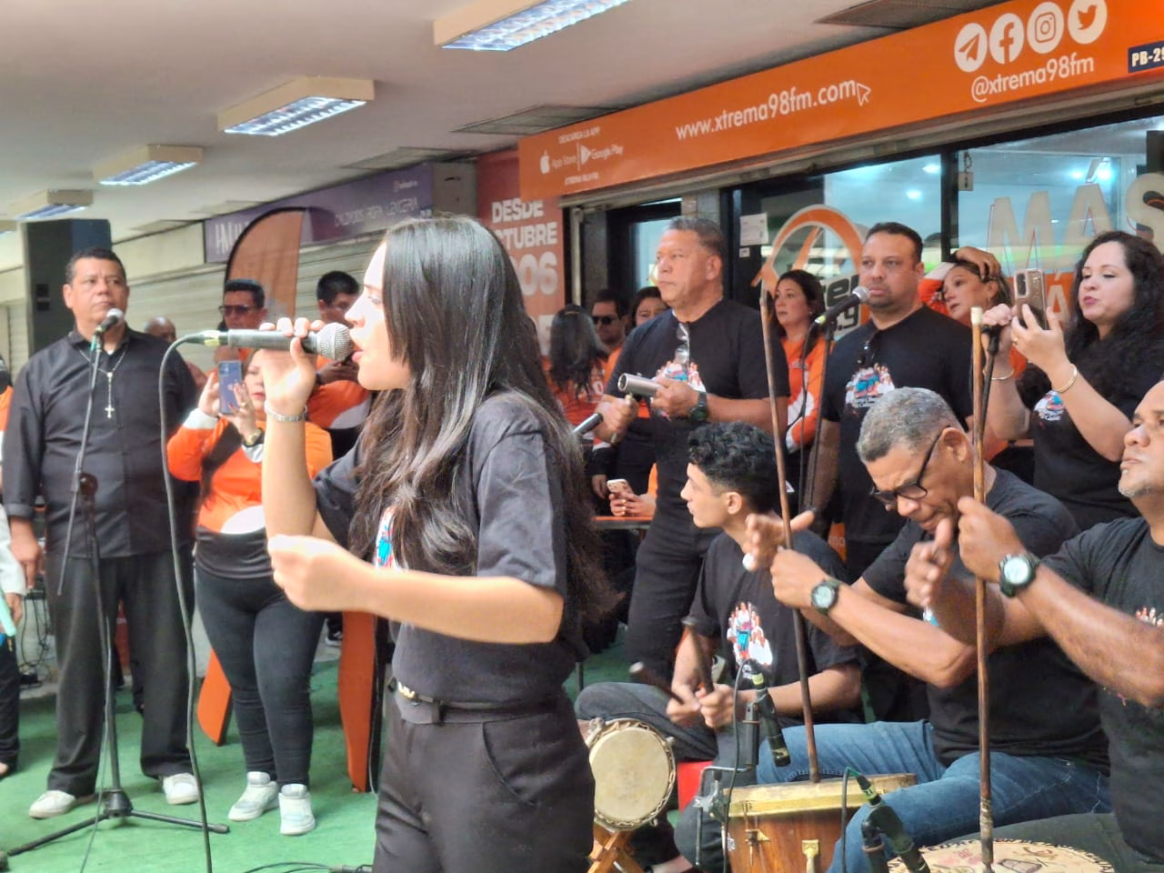 Xtrema 98.9 FM