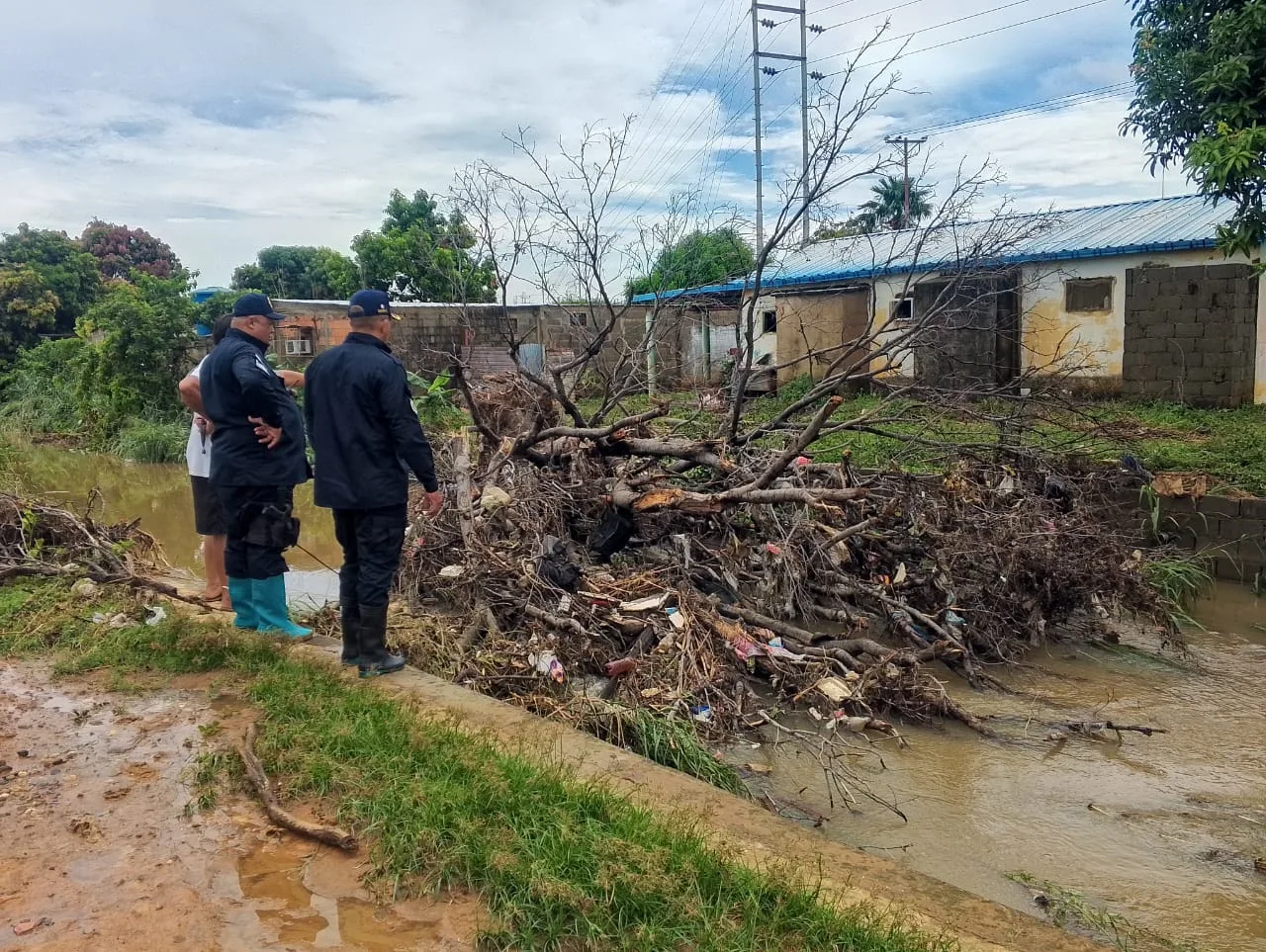 Policabimas atiende emergencias por fuertes lluvias