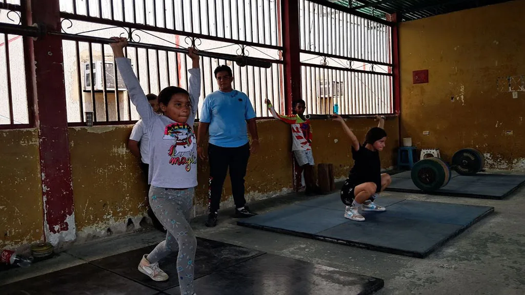 Nueve Atletas de Halterofilia de Valmore Rodríguez compiten en clasificatorio en Maracaibo