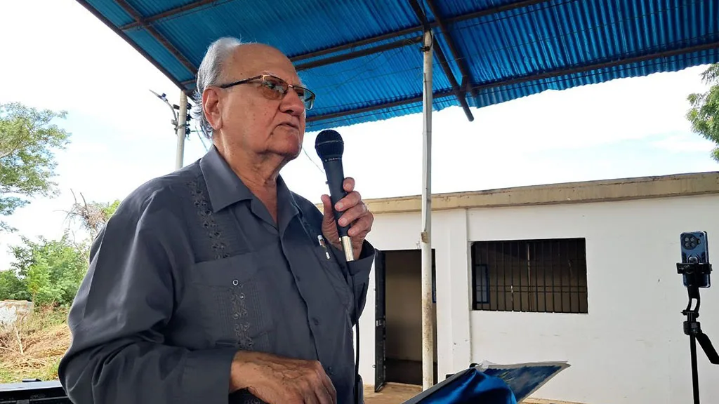 la familia Urdaneta Finol, apegada a sus principios humanitarios, inauguró por todo lo alto el Aula Telemática “María Teresa Finol de Urdaneta”, en la escuela “Mons. Óscar Arnulfo Romero de Fe y Alegría de la ciudad de Bachaquero