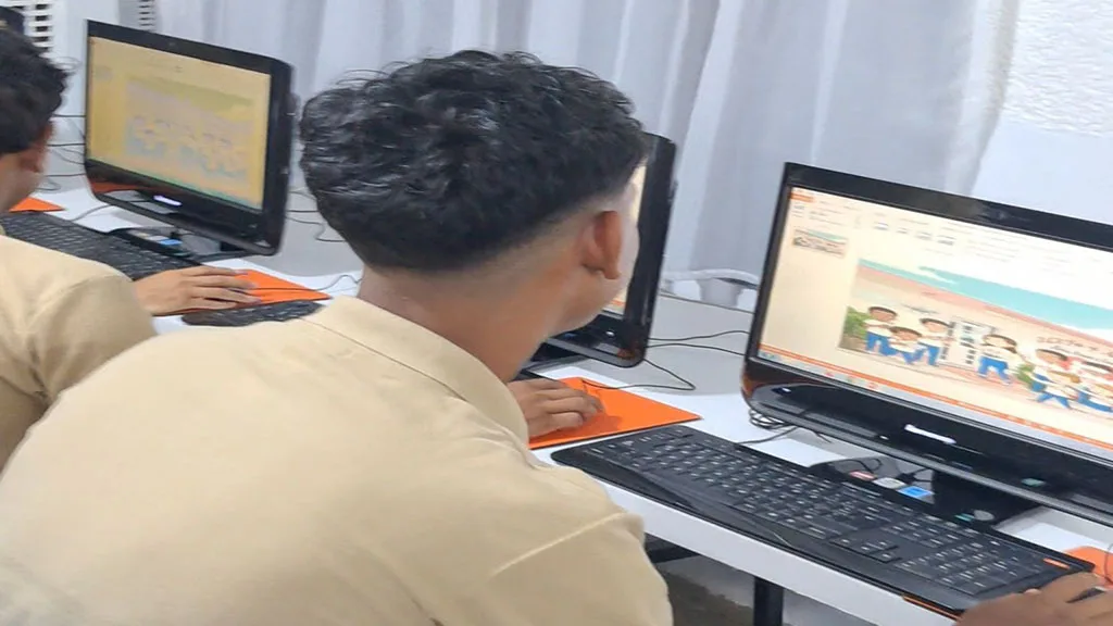 la familia Urdaneta Finol, apegada a sus principios humanitarios, inauguró por todo lo alto el Aula Telemática “María Teresa Finol de Urdaneta”, en la escuela “Mons. Óscar Arnulfo Romero de Fe y Alegría de la ciudad de Bachaquero