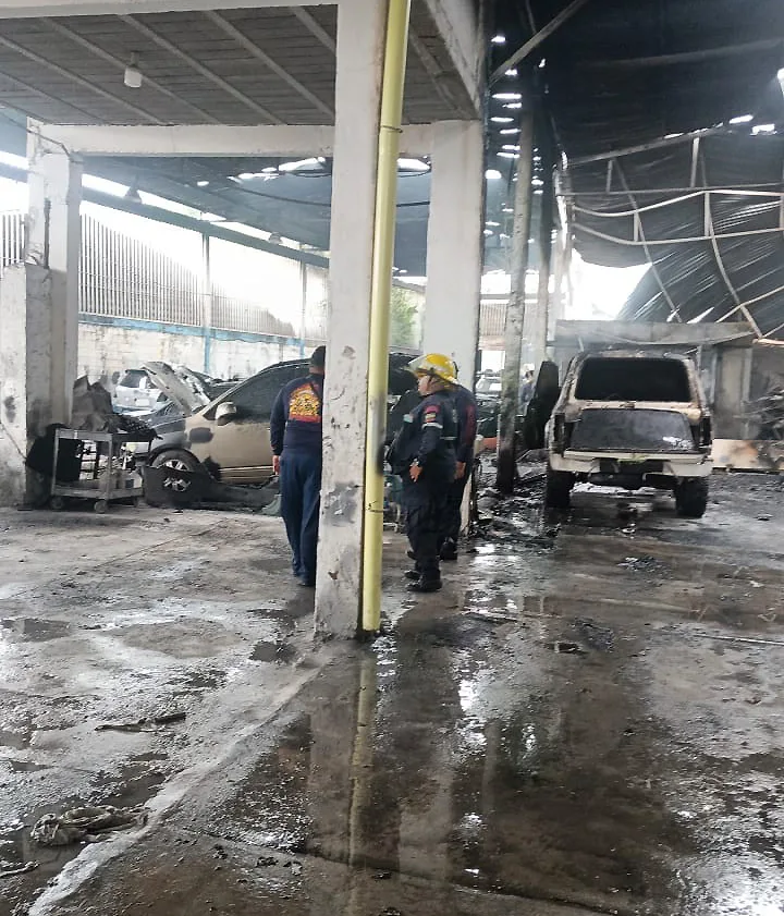 Bomberos de Maracaibo taller de latonería