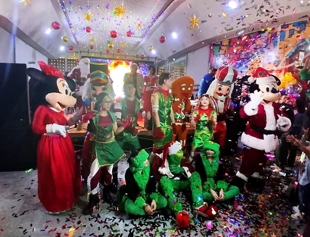 Costa Mall encendió la Navidad