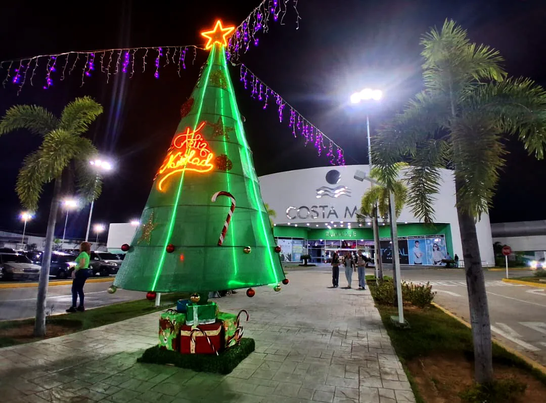 Costa Mall encendió la Navidad