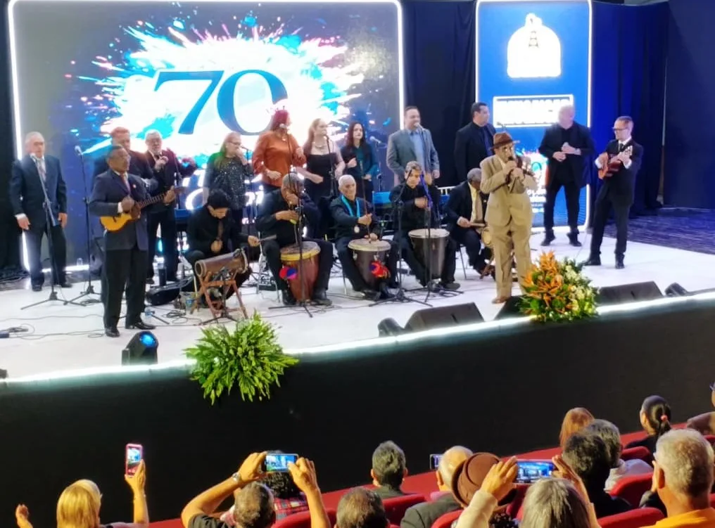 Conjunto Barrio Obrero recibió Orden Ciudad de Cabimas