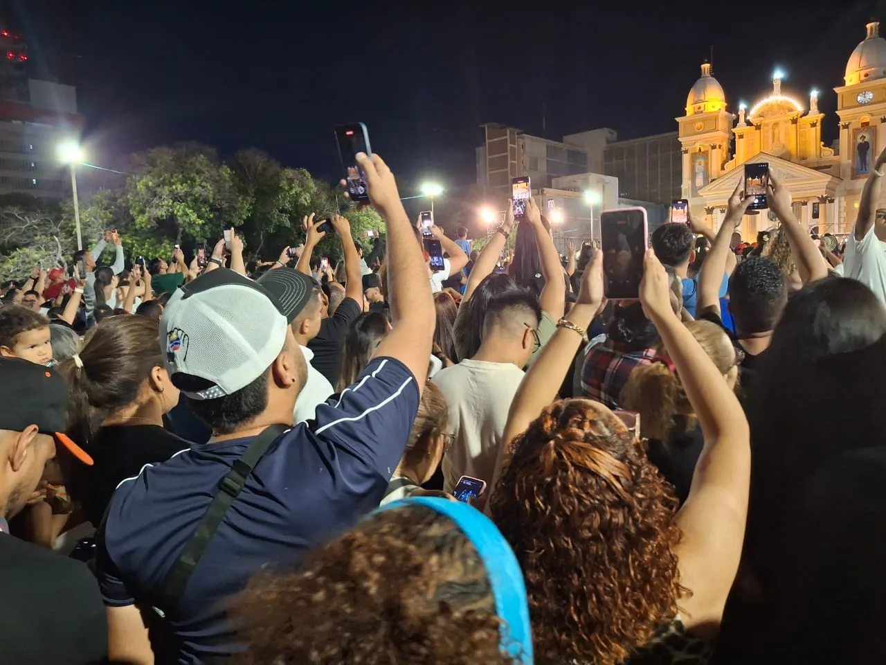 Devotos de la Virgen de la Chiquinquirá entonaron las mañanitas