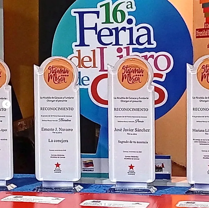 Ernesto J Navarro Premio Nacional de Literatura Stefania Mosca