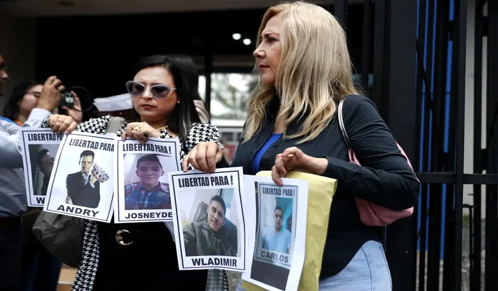 HRW venezolanos enviados por EE UU a la cárcel de Bukele fueron torturados