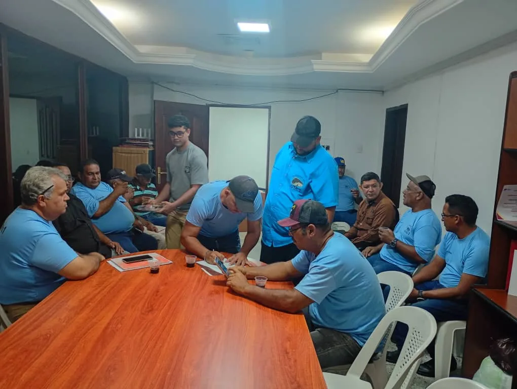 La parroquia Raúl Cuenca del municipio Valmore Rodríguez del estado Zulia se ve seriamente afectada por la falta de transporte público propio y en ciertas ocasiones depende rutas foráneas pero no no constante.