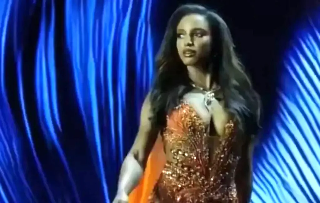Miss Jamaica sufre una aparatosa caída