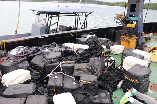 Panamá incauta 13,5 toneladas de cocaína en un barco. Entre los 10 detenidos hay venezolanos2