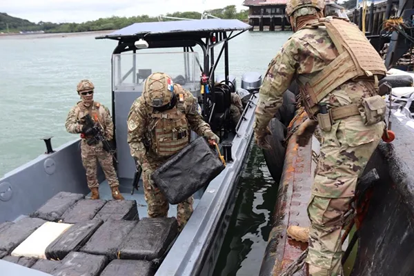 Panamá incauta 13,5 toneladas de cocaína en un barco. Entre los 10 detenidos hay venezolanos3