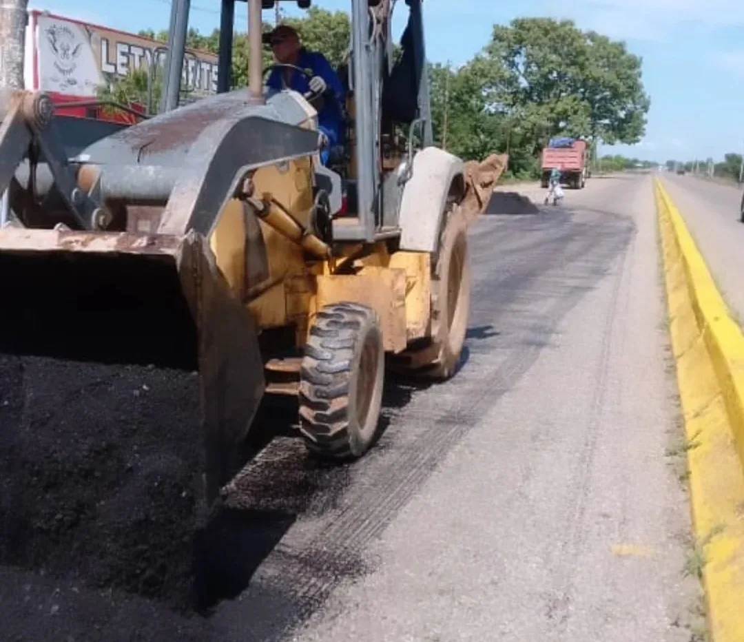 La parroquia Raúl Cuenca del municipio Valmore Rodríguez del estado Zulia se ve seriamente afectada por la falta de transporte público propio y en ciertas ocasiones depende rutas foráneas pero no no constante.