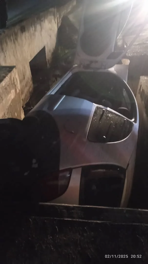 Herido tras volcamiento en Simón Bolívar