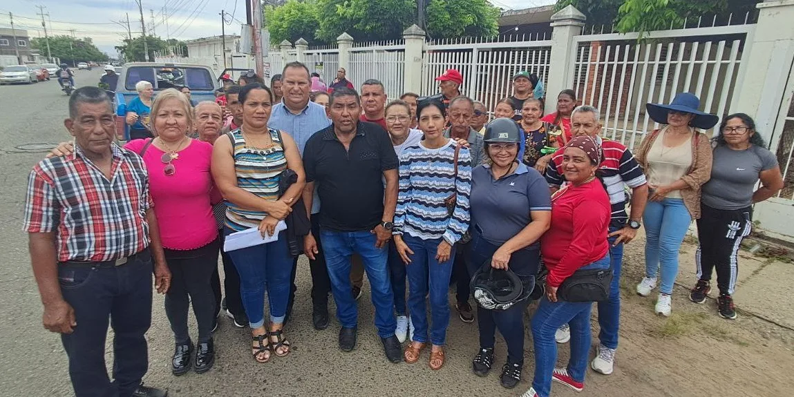 La juramentación de los voceros y voceras del CLPP no se llevó a cabo como se tenía prevista, tras la convocatoria ordenada por Heiderth Rojas, director territorial del Ministerio del Poder Popular para las Comunas en el Zulia, debido a las diferencias entre grupos de la misma tolda política.