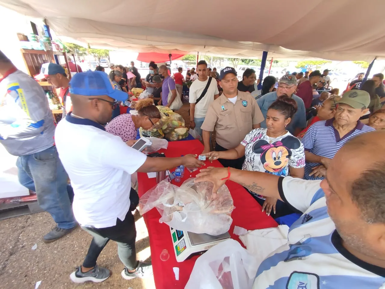 100 mil familias atendió Alcaldía de Maracaibo en 26 mercados populares