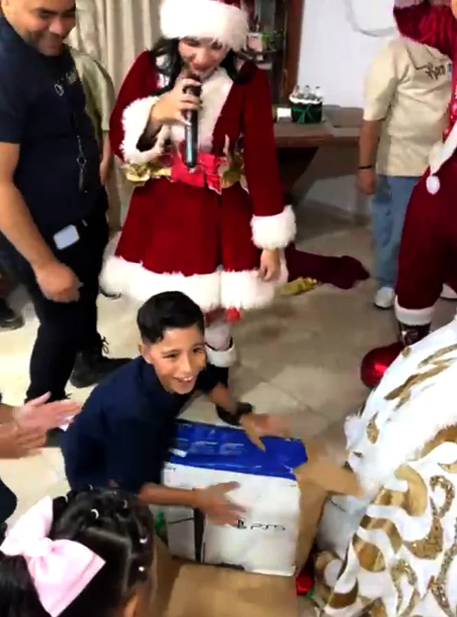 Así disfrutaron los niños con la llegada de Santa Claus