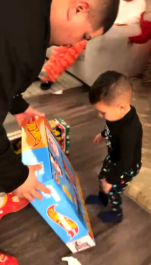 6 R Así disfrutaron los niños con la llegada de Santa Claus