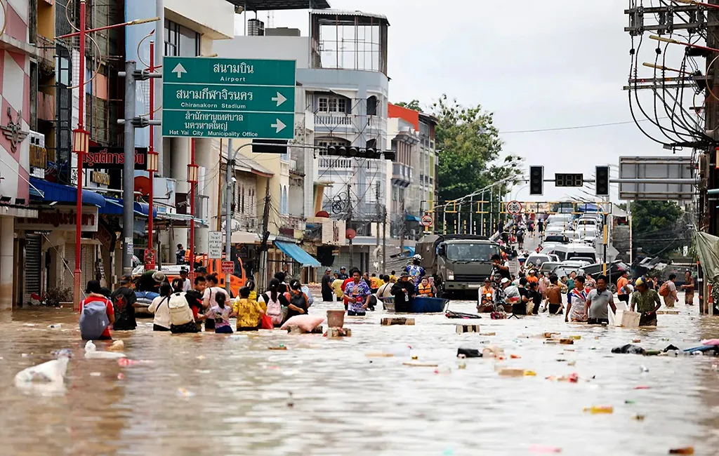 Cerca de mil muertos dejan las inundaciones en el sur de Asia