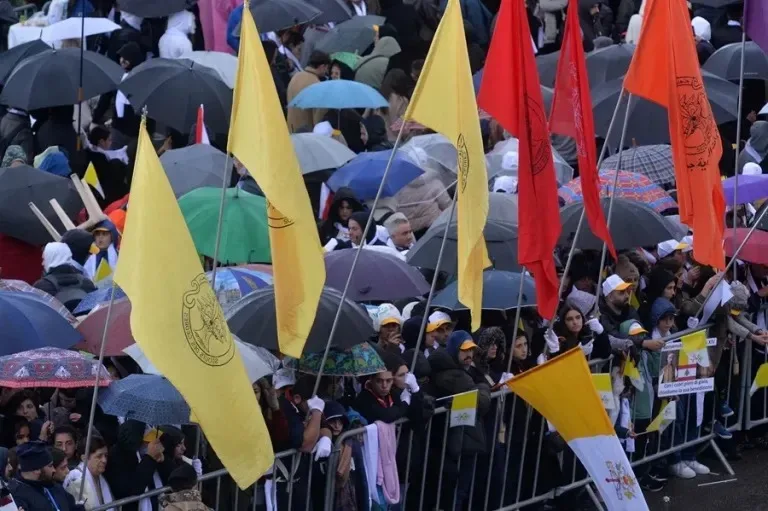 El papa pidió que el migrante que huye nunca se sienta rechazado