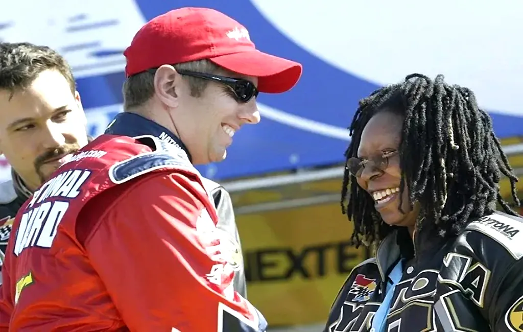 Fallece expiloto de NASCAR junto a su esposa y dos hijos en accidente aéreo