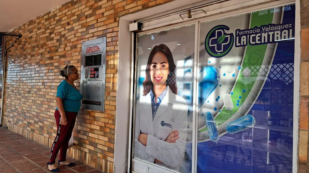 Farmacia Velásquez La Central