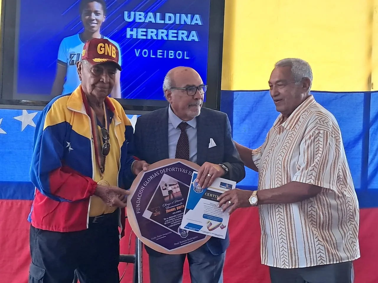 Glorias Deportivas de Venezuela reconoce a El Regional del Zulia 21