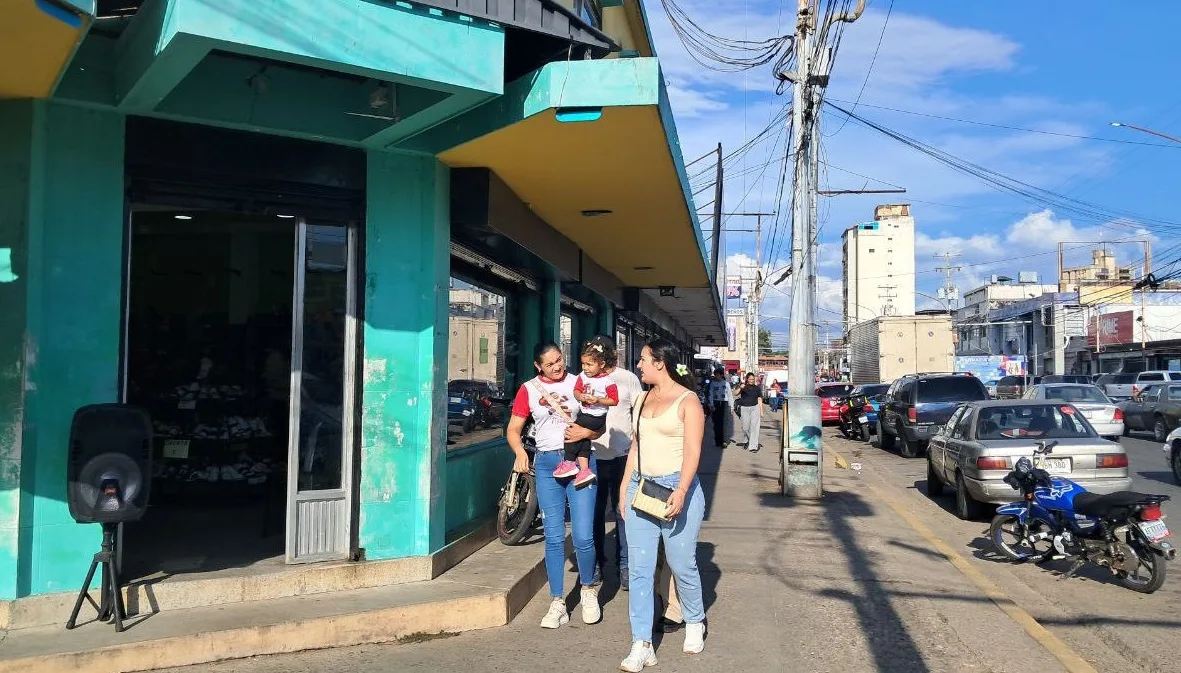 Aumenta el consumo de ropa, calzado y electrodomésticos en Lagunillas por nuevos financiamientos