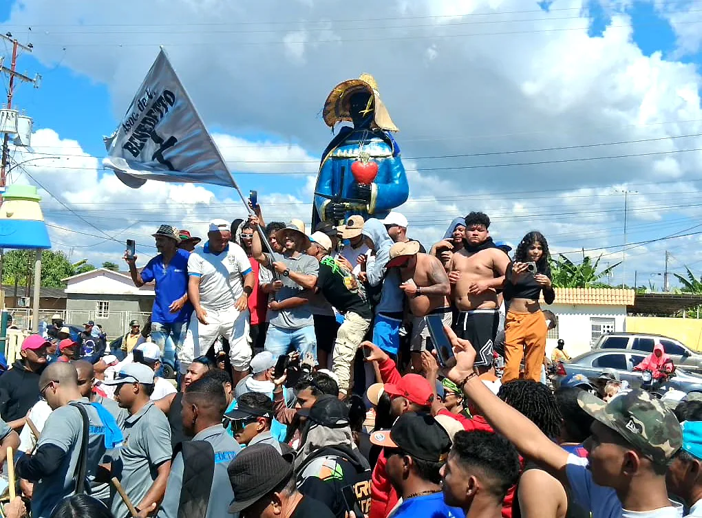 Procesión de San Benito rumbo a La Rosa