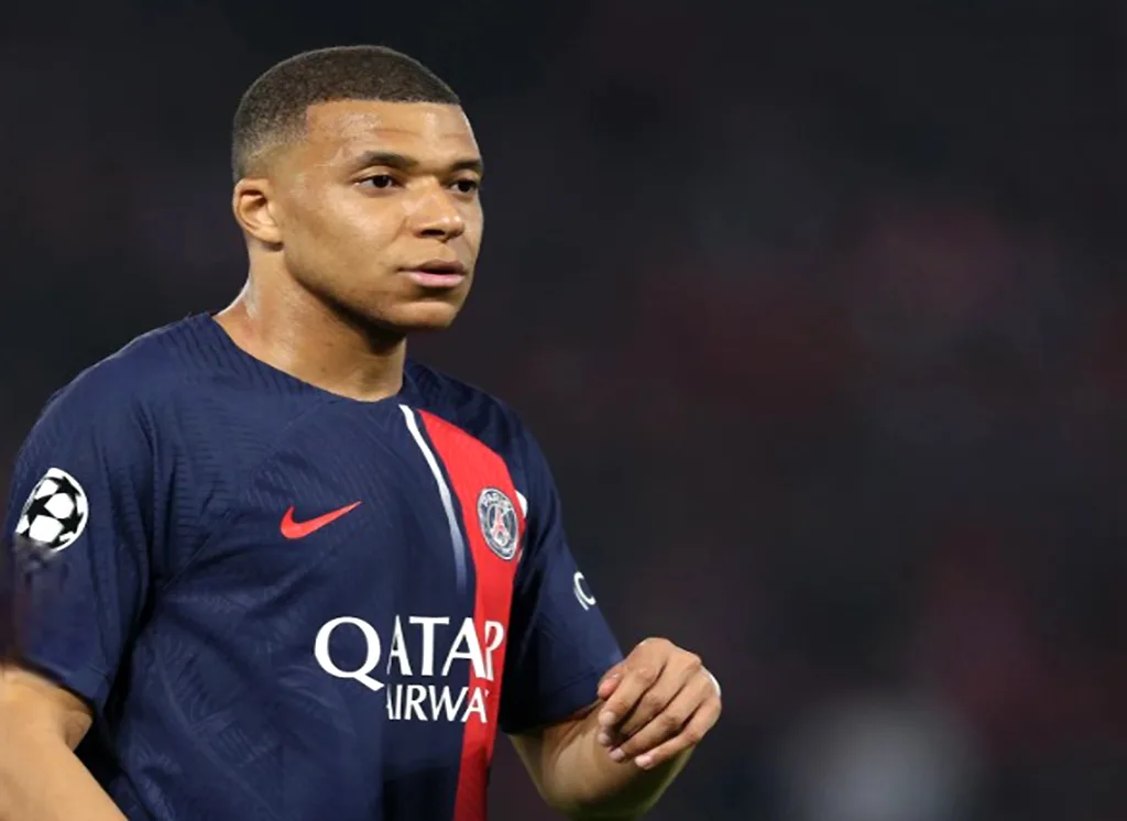 Tribunal ordena al PSG pagar 60 millones a Mbappé
