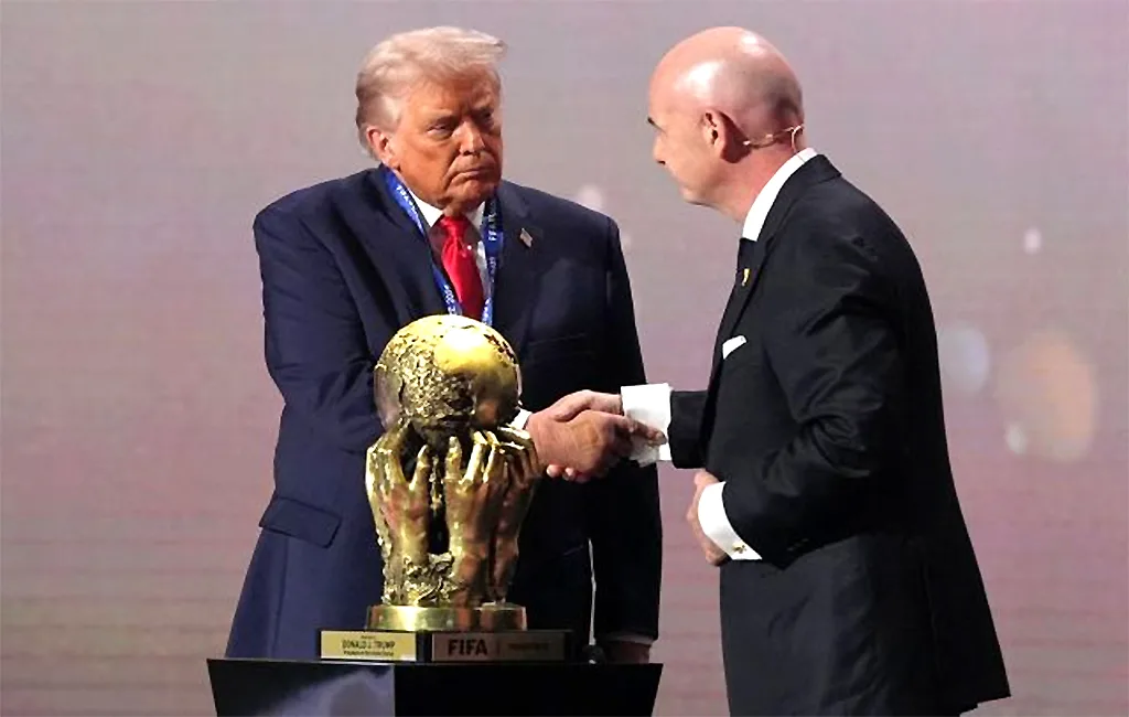 Trump recibe primer premio de la paz que otorga la FIFA