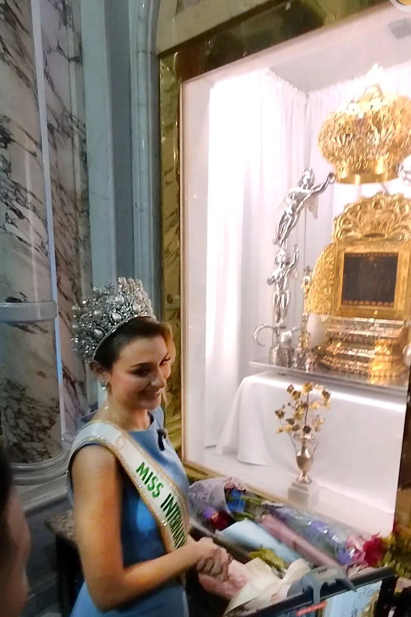 Valeria Di Martino ofrenda a Chiquinquirá