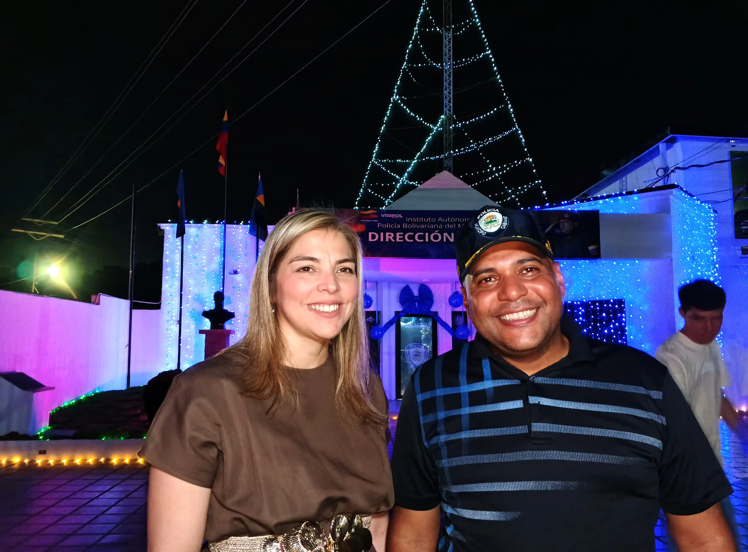 Policabimas se iluminó con el espíritu navideño 2025