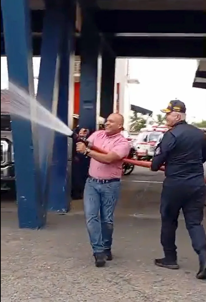 BOMBEROS GRADUANDOS 6 T