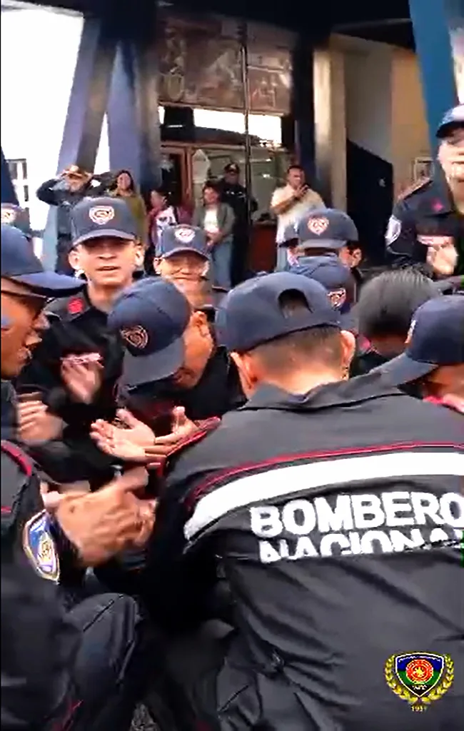 Bautizo del nuevo grupo bomberil Cabimas