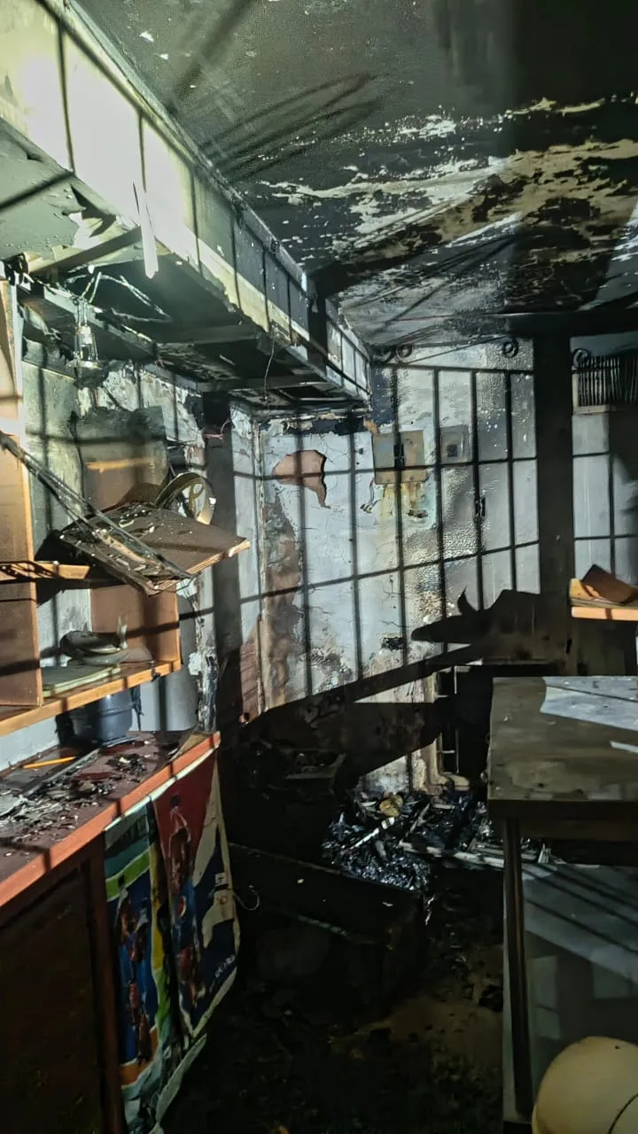 Bomberos de Cabimas sofocan incendio en panadería de la Urbanización Las 50 7
