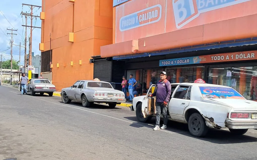 Cabimas registra actividad comercial parcial 