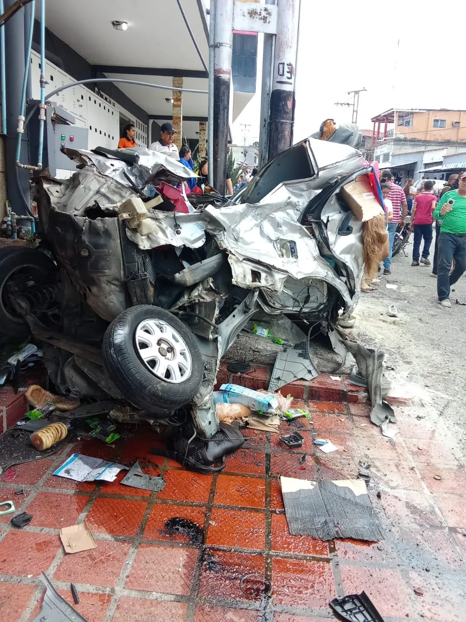 Camión del aseo queda sin frenos y causa tragedia en La Tendida