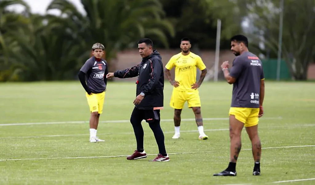 César Farías llegó al Barcelona de Ecuador