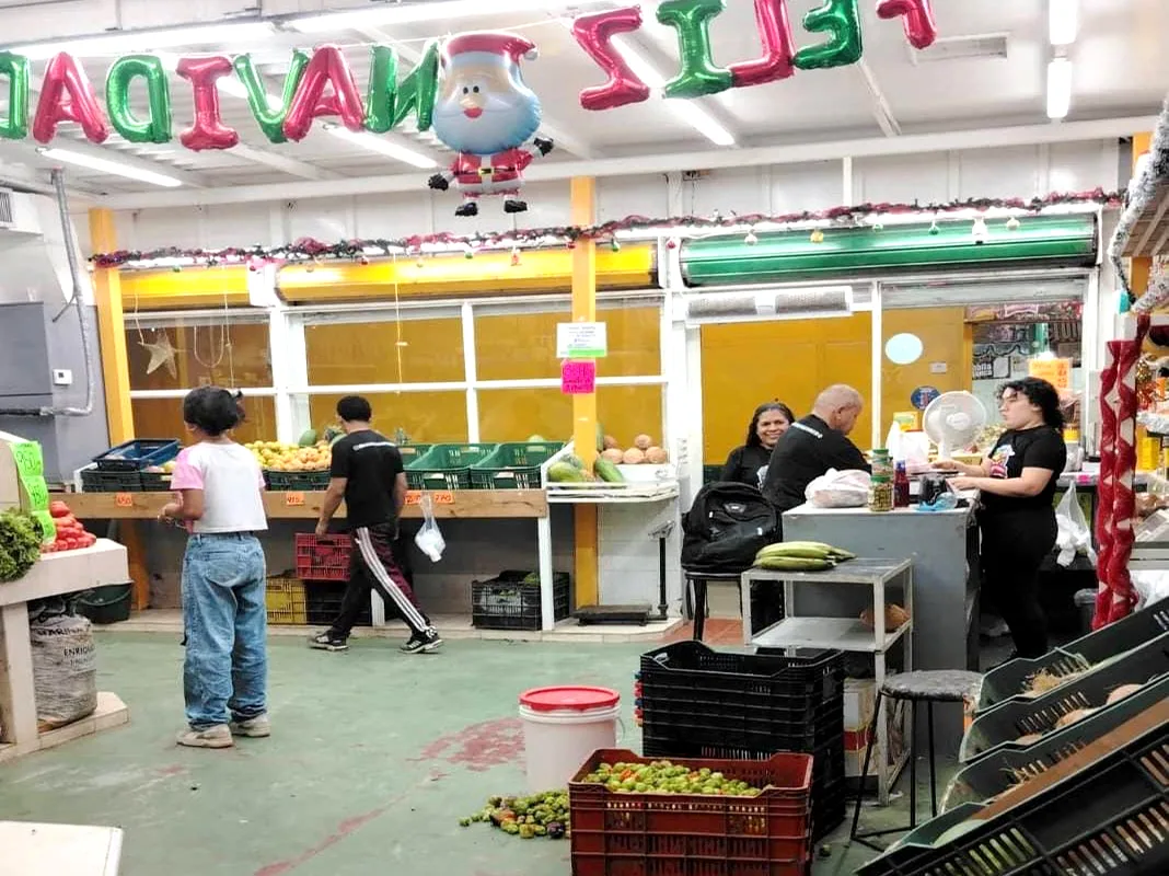 Maracaibo.-El mercado Panamericano de La Limpia, abrió sus puertas, este domingo 4 de enero, en completa normalidad hasta las 3:00 de la tarde.