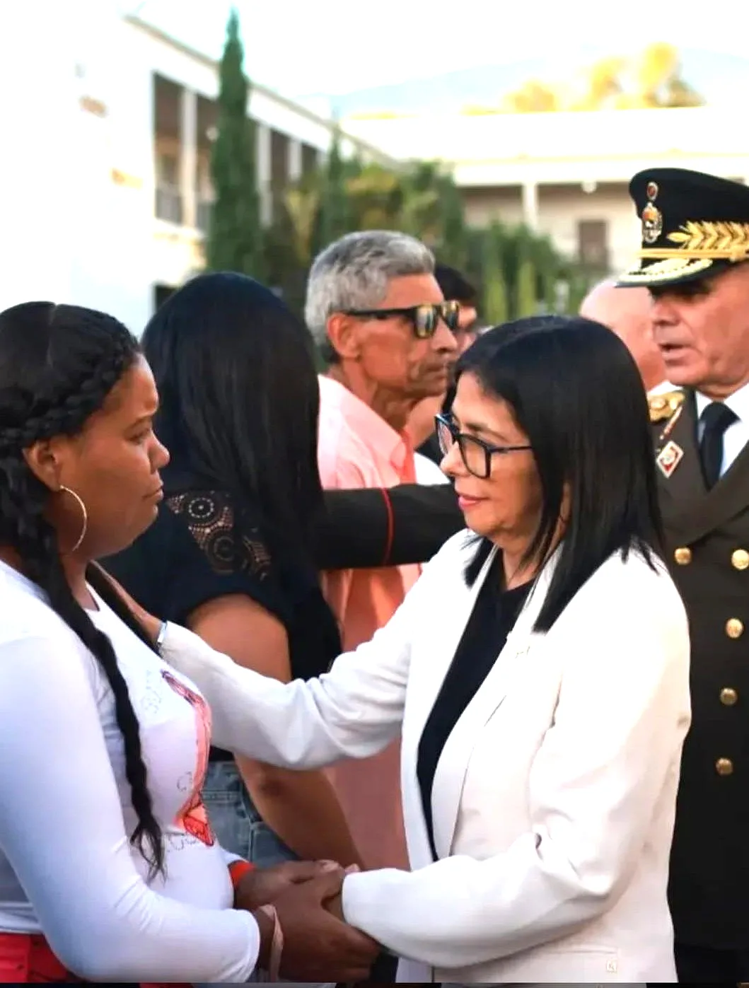 Delcy Rodríguez anunció comisión de familiares y víctimas