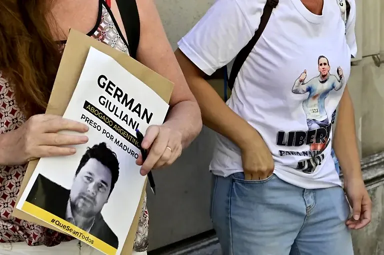 Familiares de Nahuel Gallo y Germán Giulani