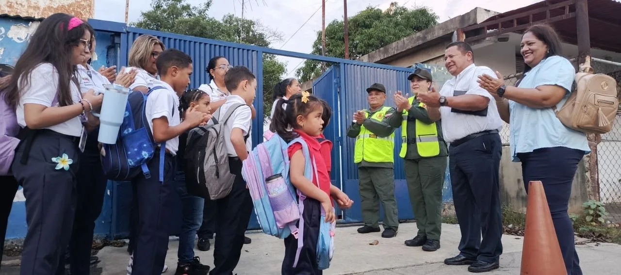 Este lunes 12 de enero de 2026, las actividades académicas se reanudaron con total normalidad en las diversas instituciones educativas del municipio Valmore Rodríguez.