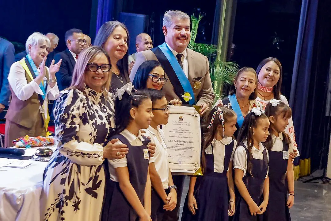 Ingreso a nómina de mil 402 educadores 8 R