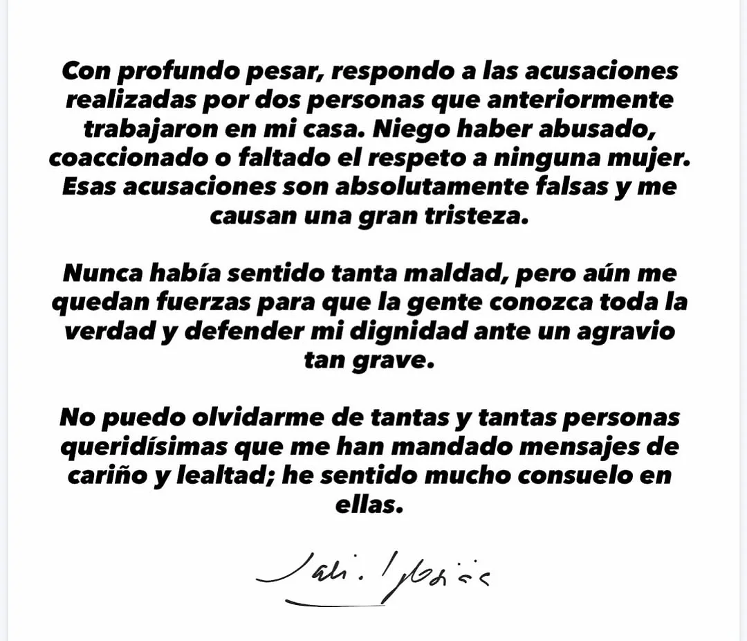 Julio Iglesias rechazó acusaciones