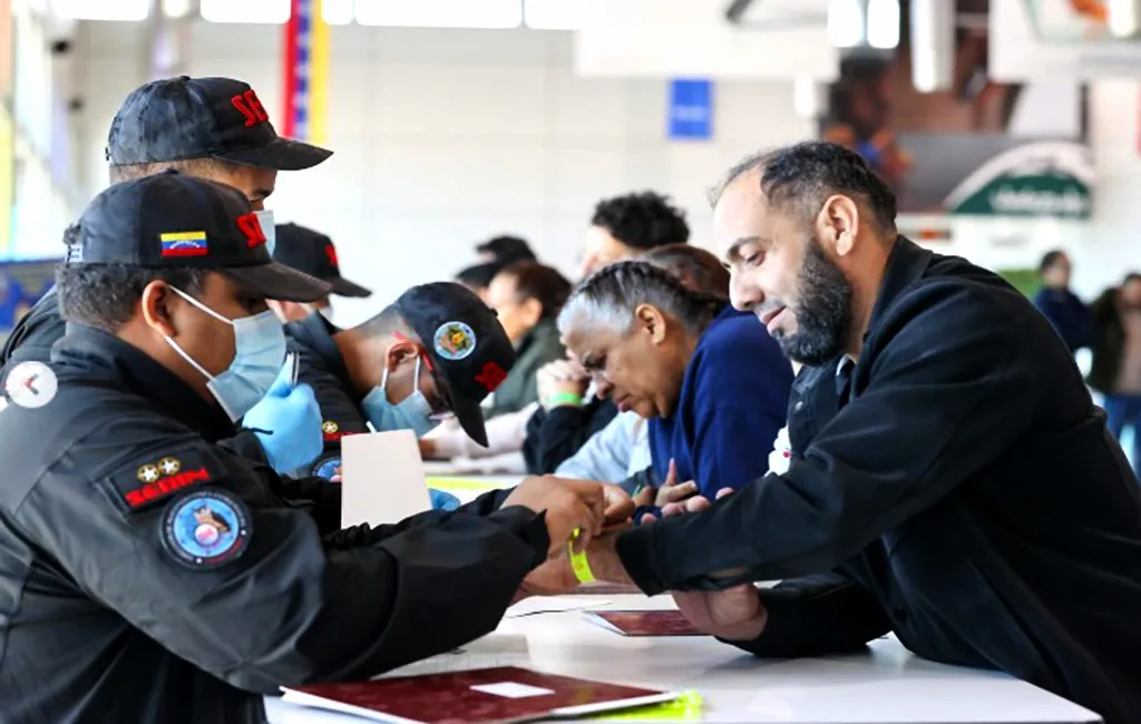 Llega al país un nuevo vuelo con 128 venezolanos 