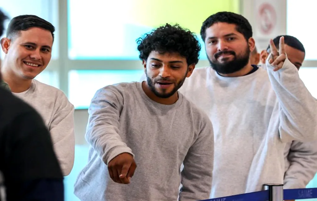 Llega al país un nuevo vuelo con 128 venezolanos 